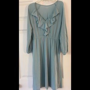Garnett Hill ruffled v neck cinched waist dress